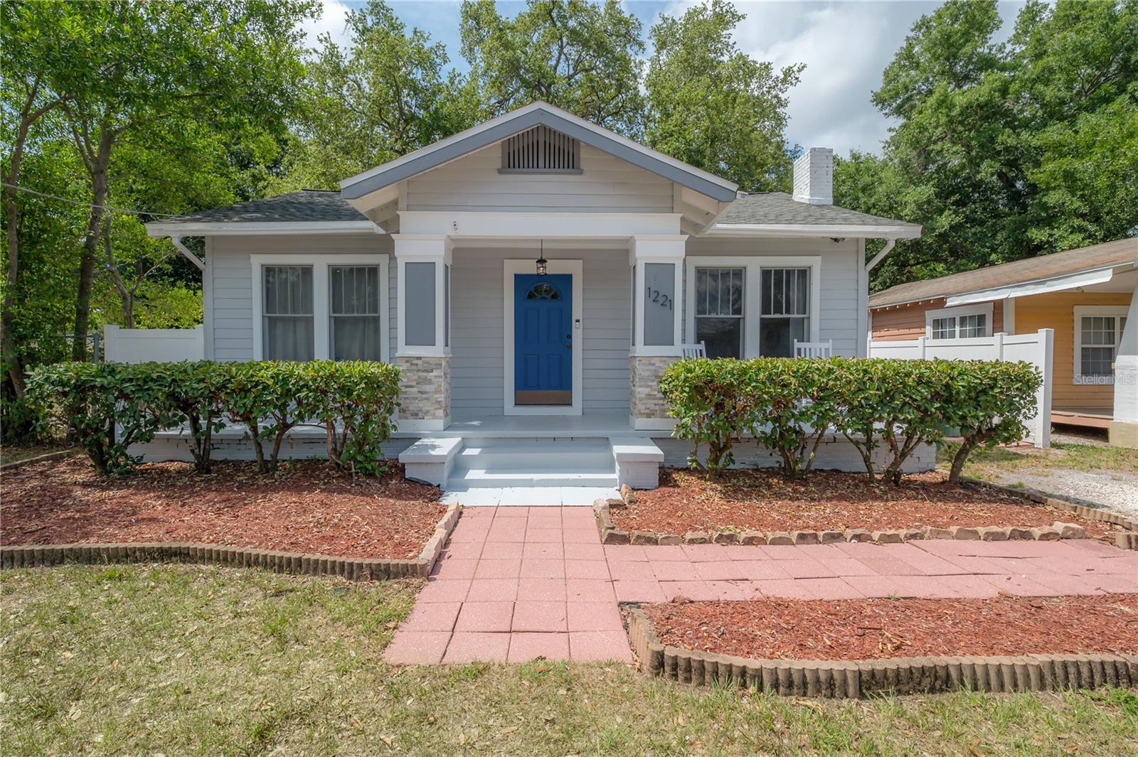 1221 E Giddens Ave, Tampa