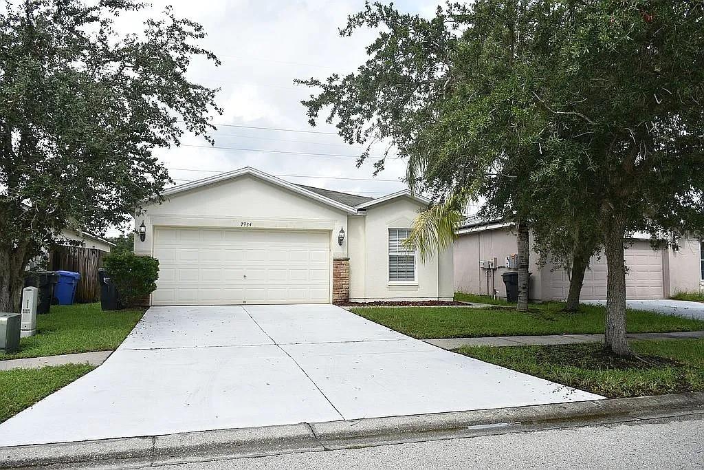 7934 Carriage Pointe Dr, Gibsonton