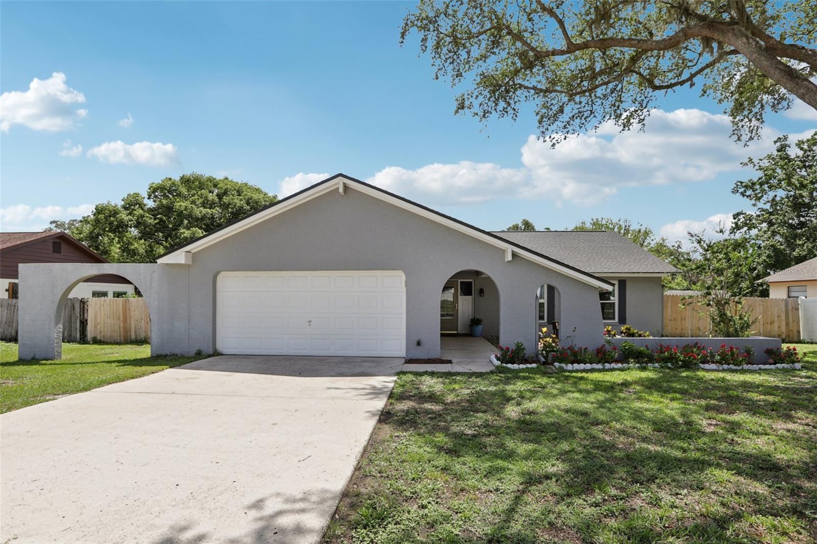 1009 Black Knight Dr, Valrico