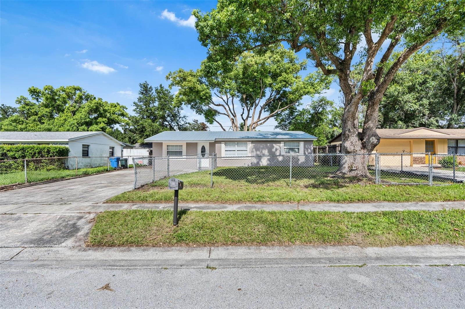 3812 Argon Dr, Tampa