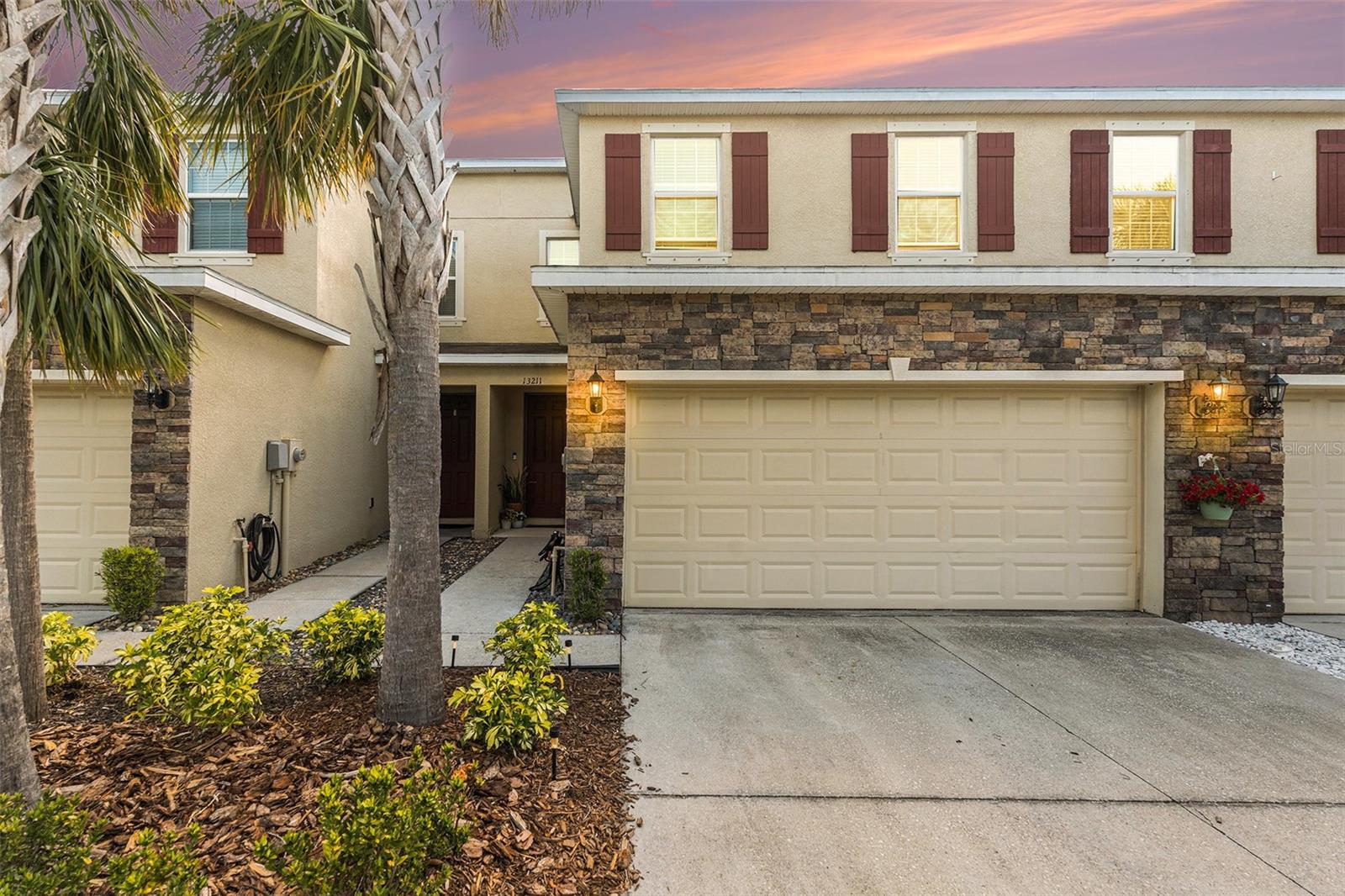 13211 Canopy Creek Dr, Tampa