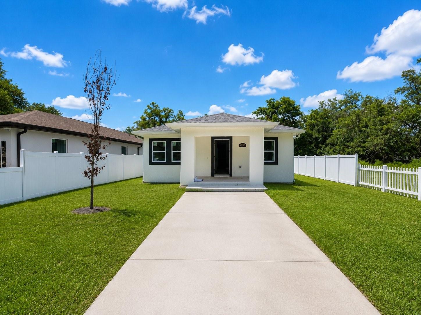 3704 Smith Tree St, Tampa