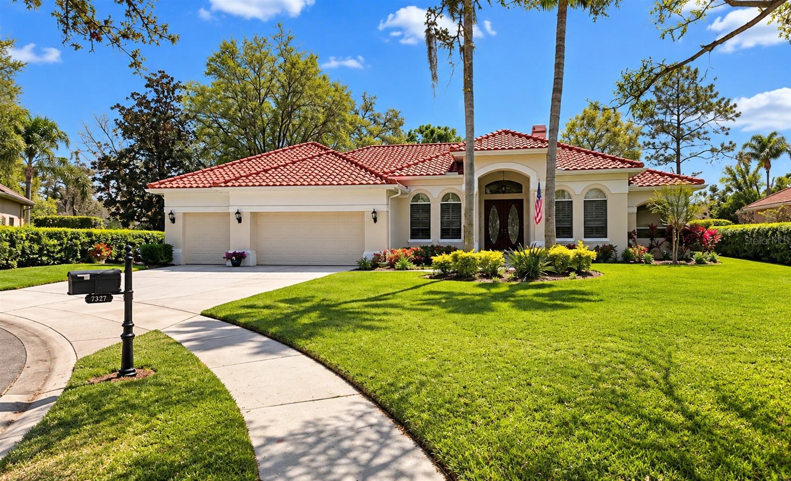 9127 Woodridge Run Dr, Tampa