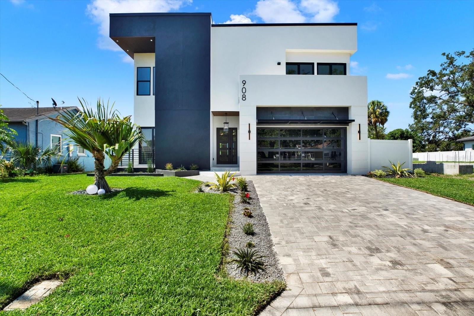908 W Fribley St, Tampa
