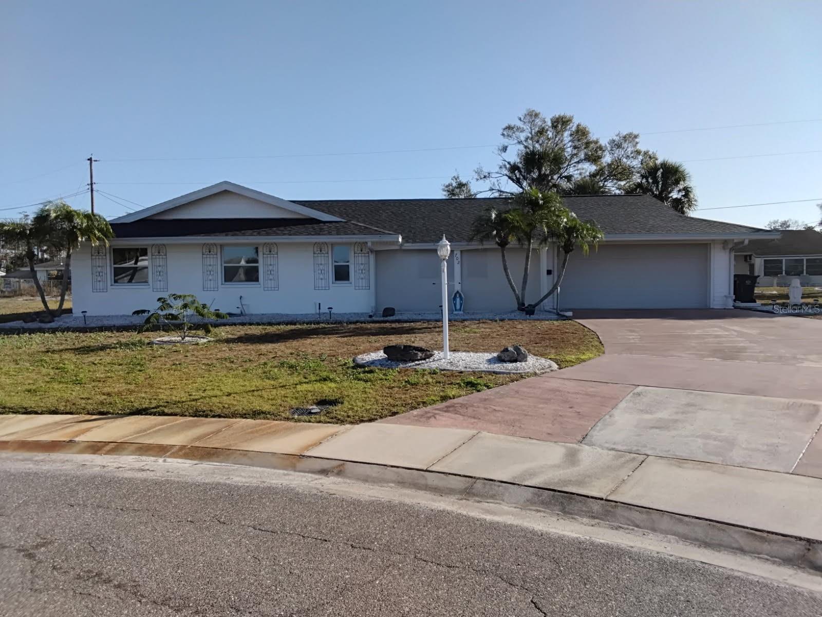 702 Cypress Pl, Sun City Center