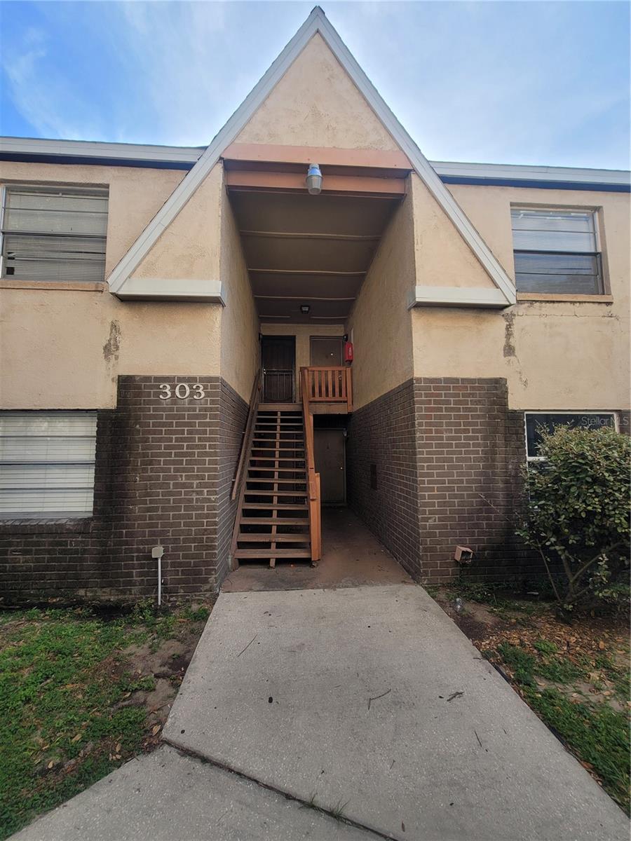 303 E Whitehall Ct #c, Tampa