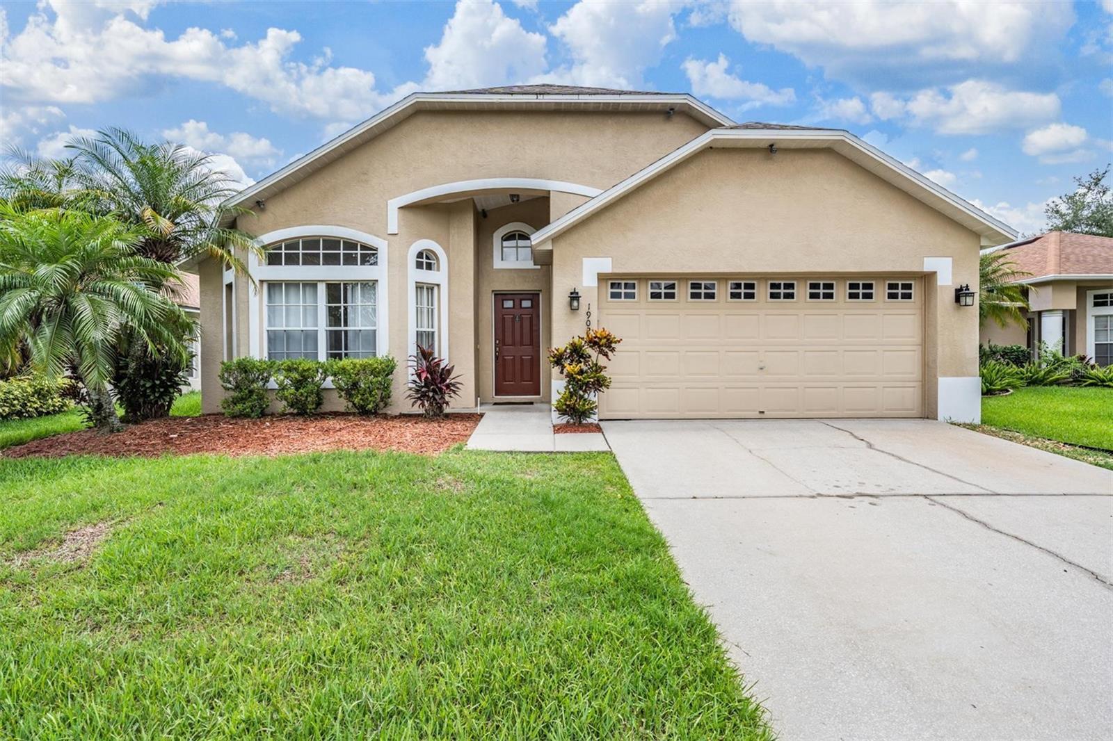 19028 Weatherstone Dr, Tampa