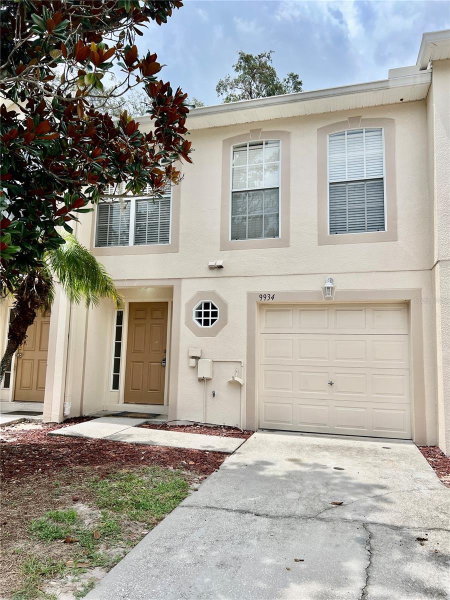 9934 Ashburn Lake Dr, Tampa