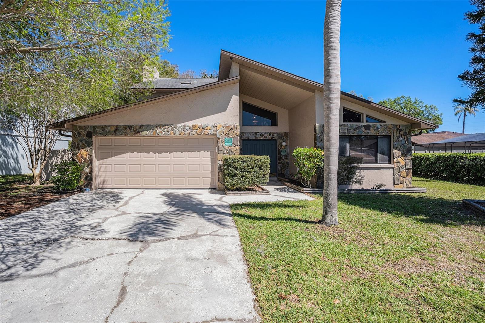 16405 Ashwood Dr, Tampa