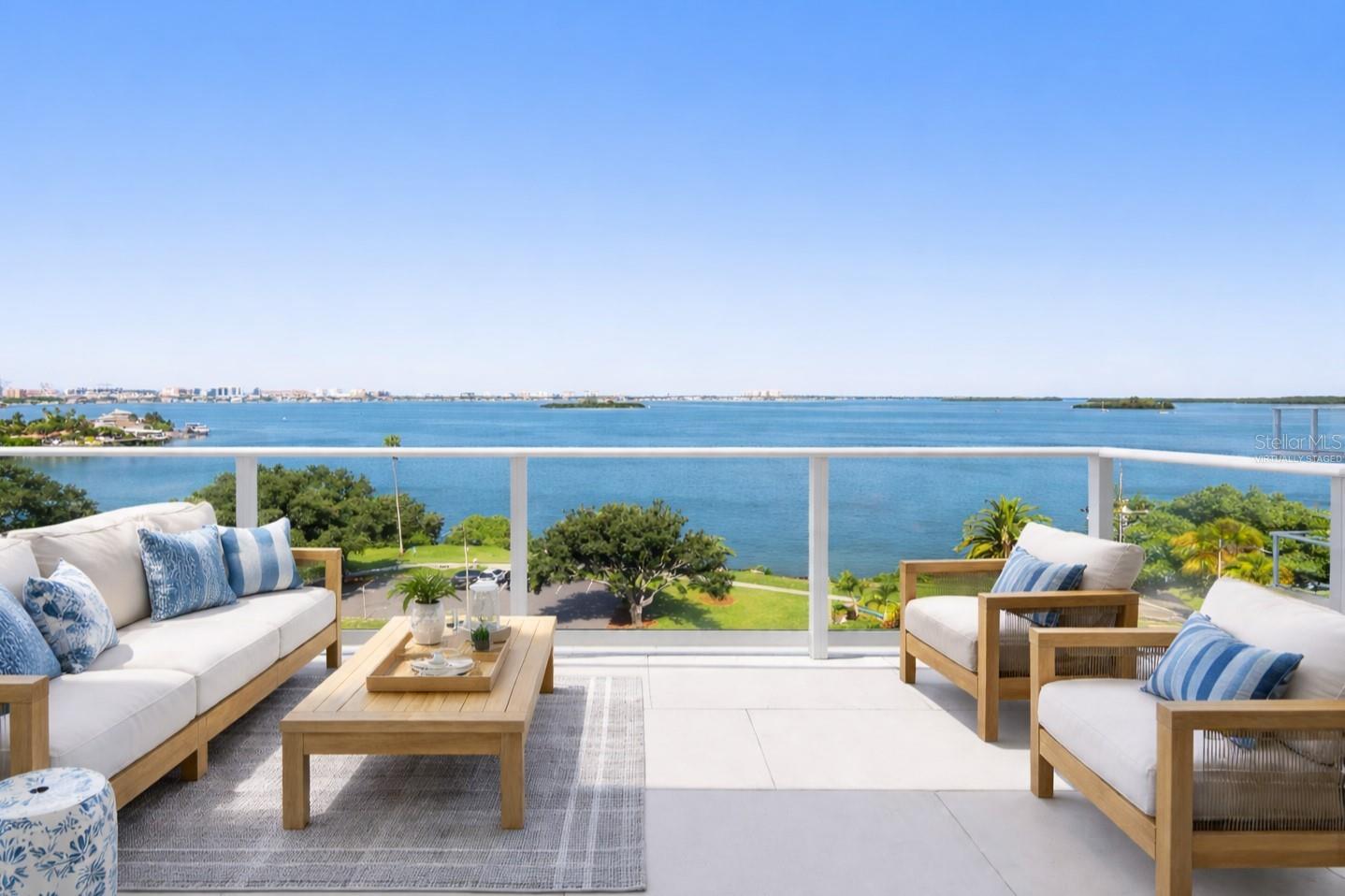 1020 Sunset Point Rd #605, Clearwater