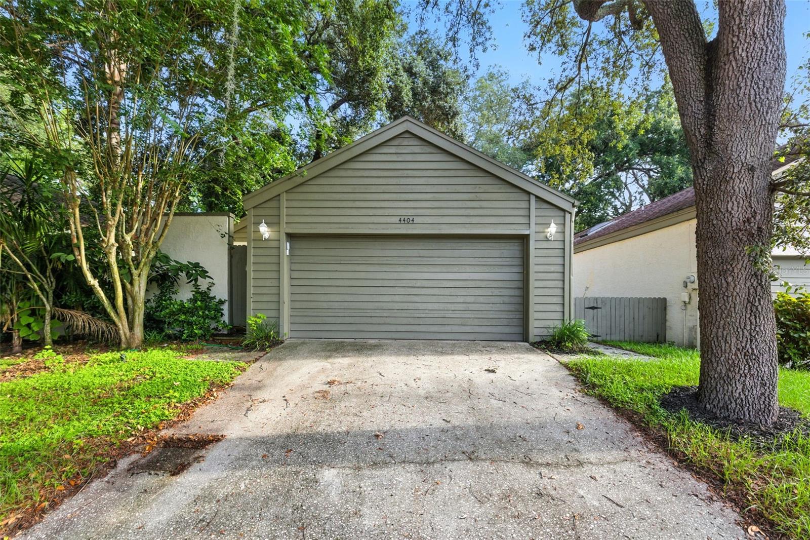 4404 Oak Harbor Dr #42a, Tampa