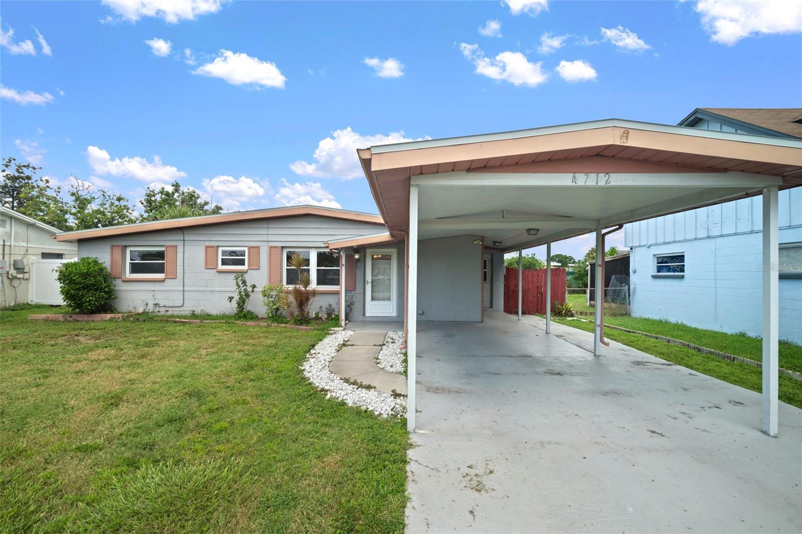 4712 Bessie Rd, Tampa