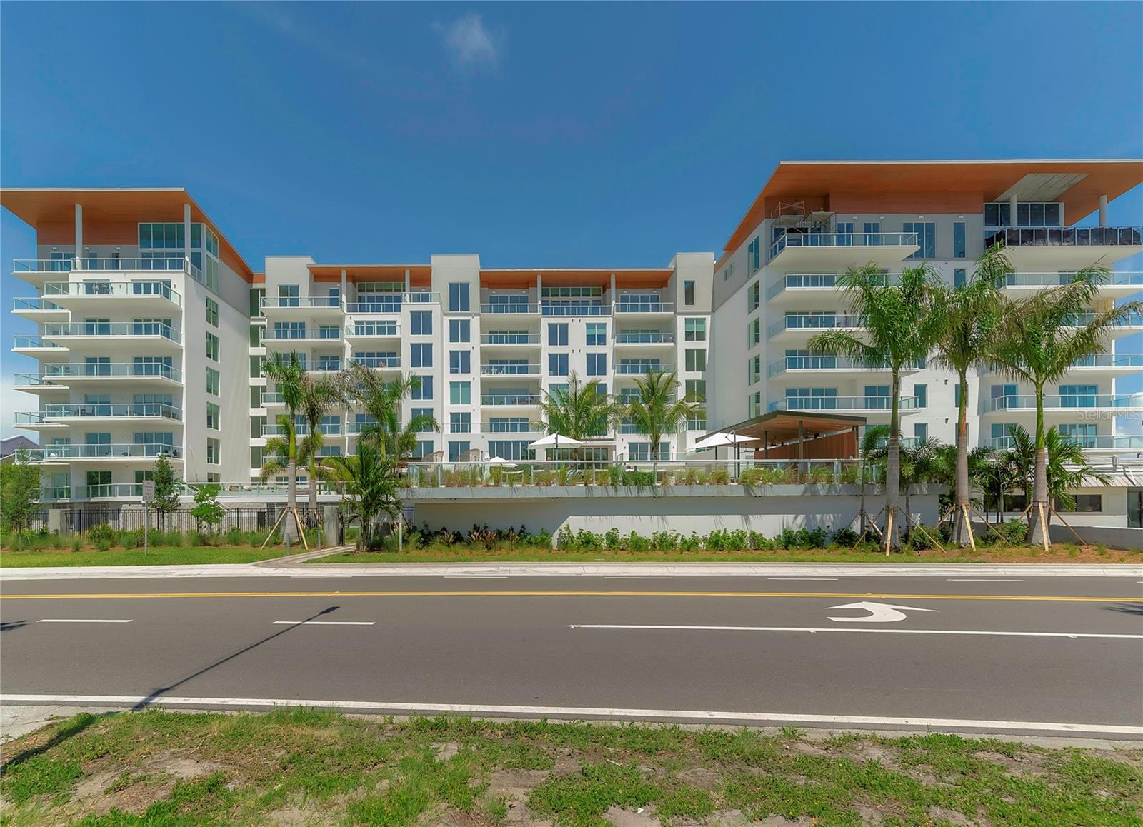 1020 Sunset Point Rd #302, Clearwater
