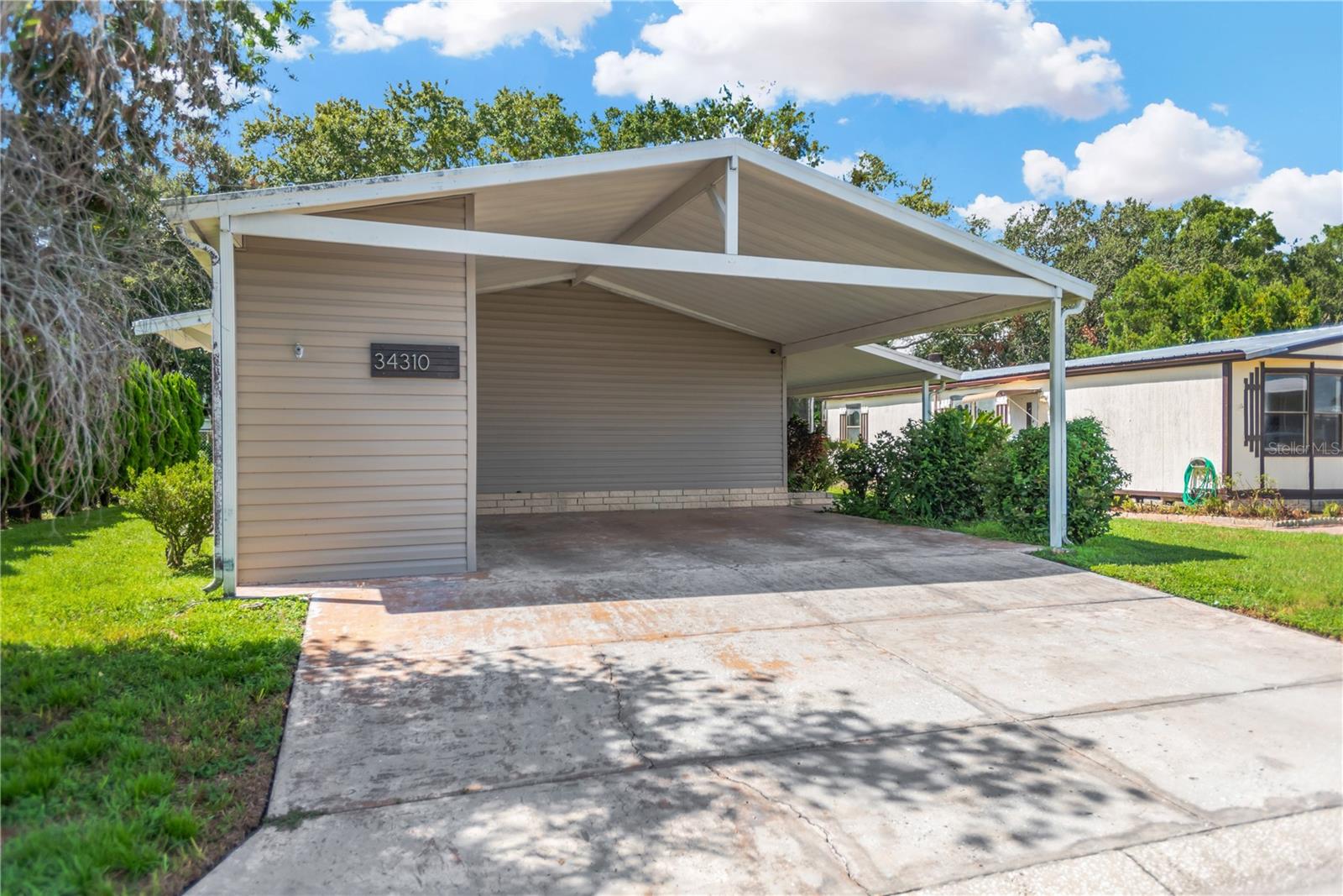 34310 Lodge Dr, Wesley Chapel