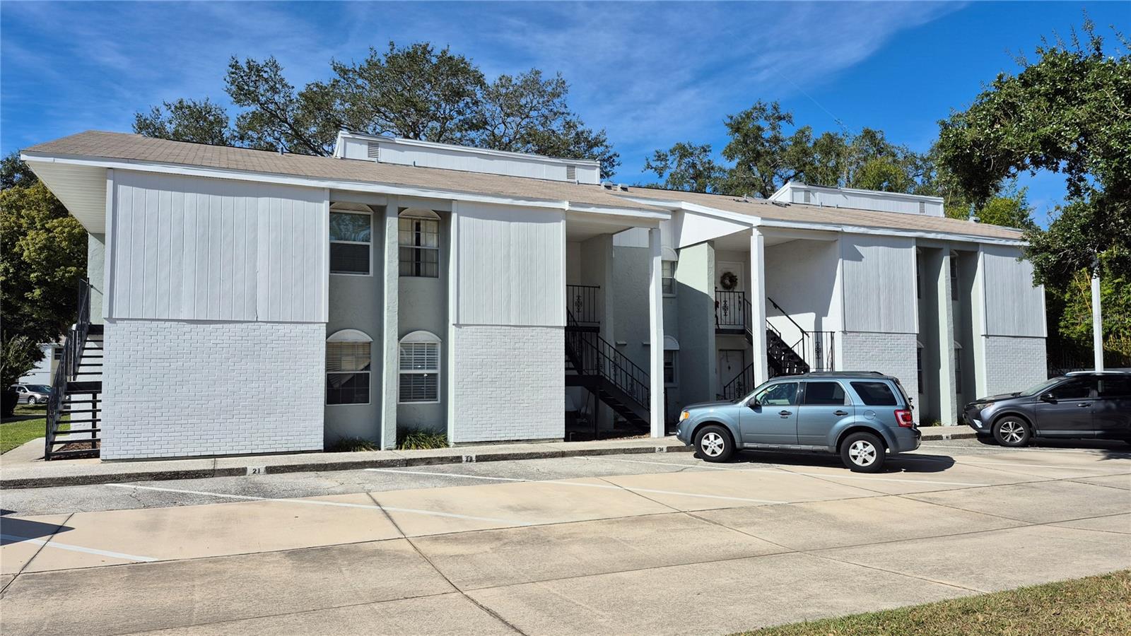 3807 N Oak Dr #d42, Tampa