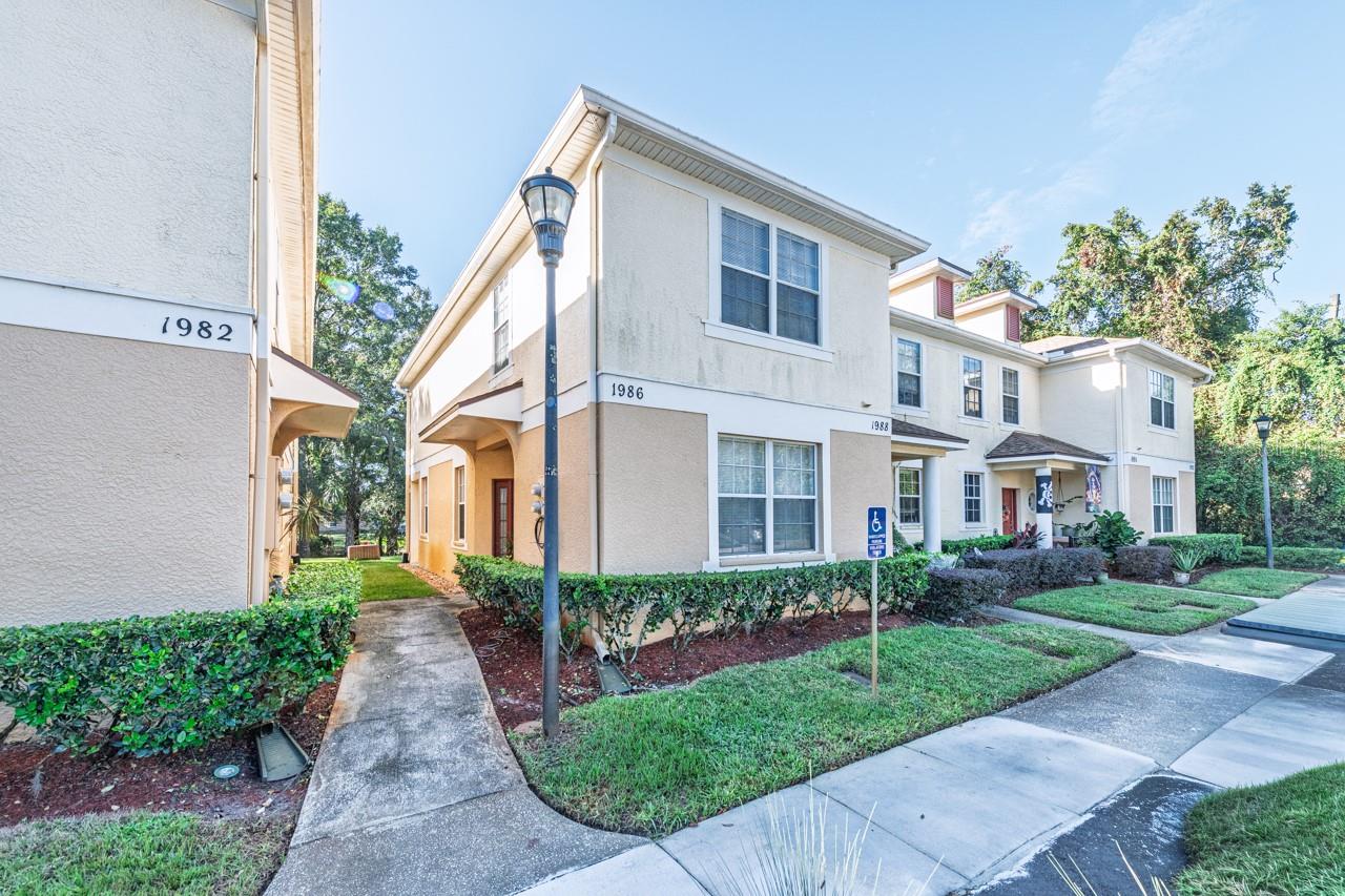 1986 Fiesta Ridge Ct, Tampa