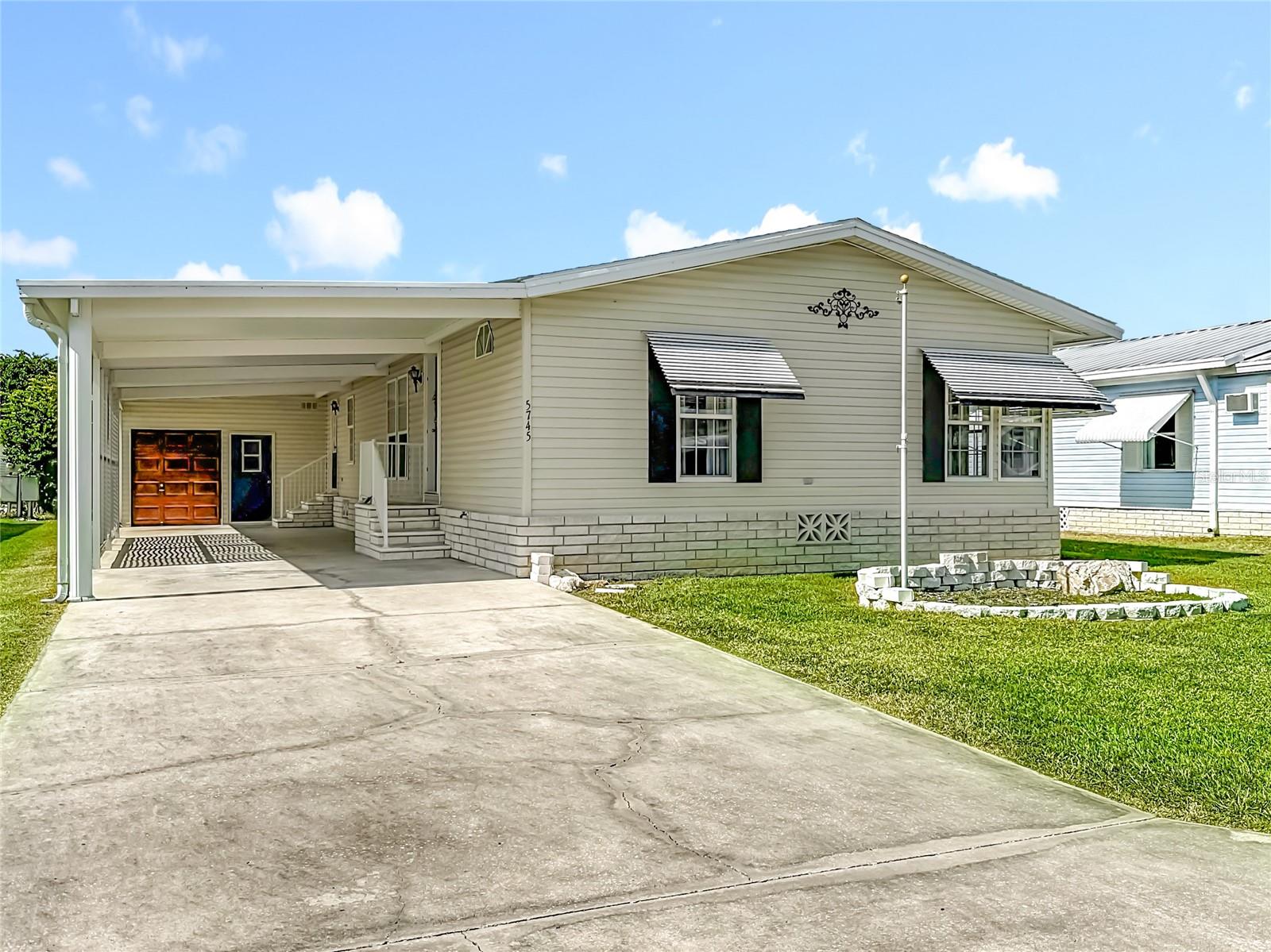 5745 Pawnee St, Zephyrhills