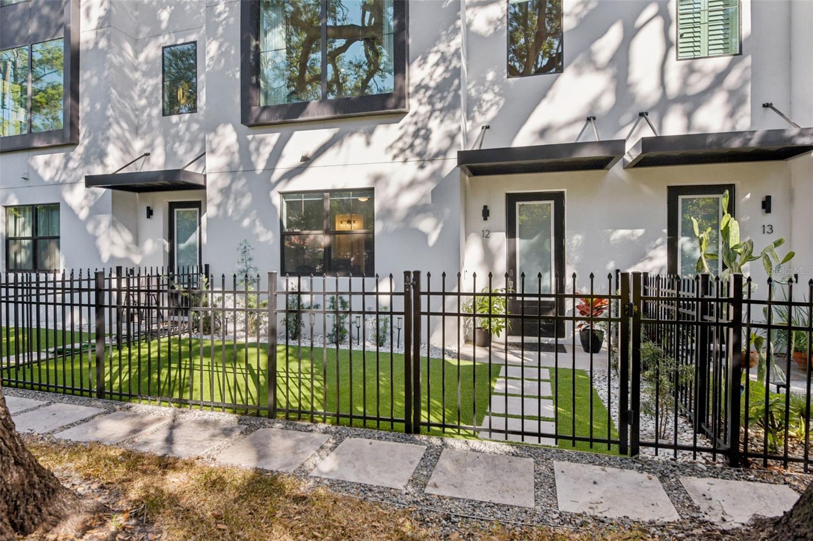 2851 W Gandy Blvd #12, Tampa
