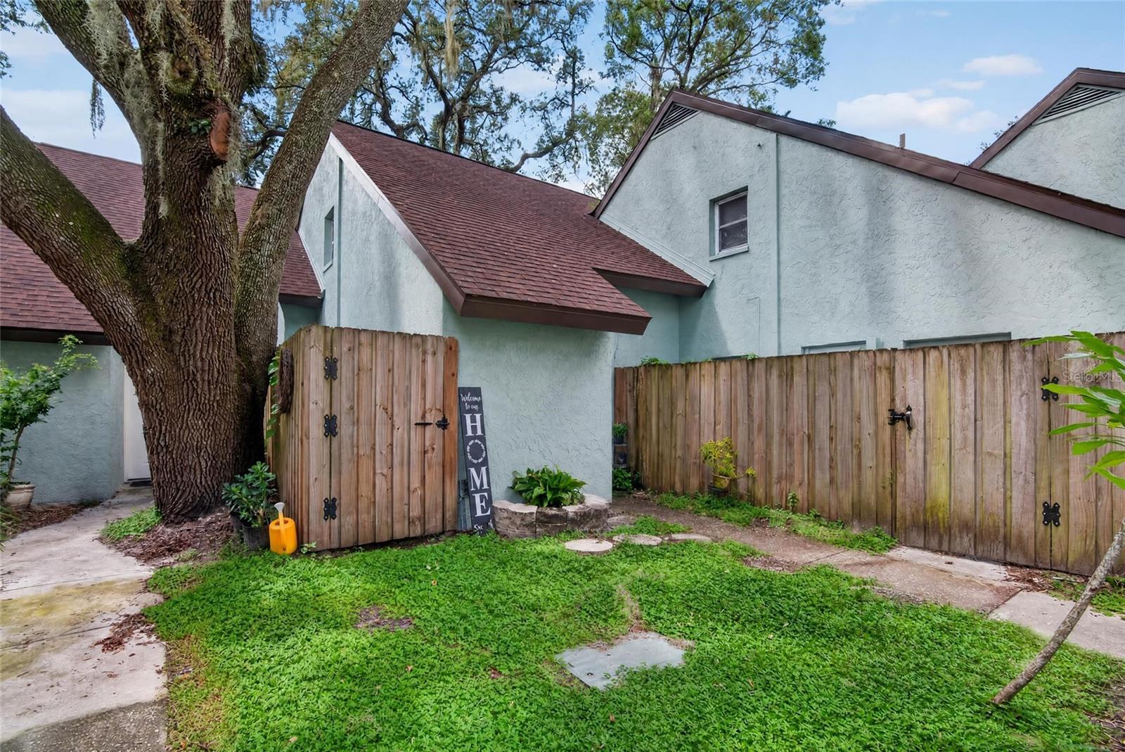 5601 Ashley Oaks Dr #6, Tampa