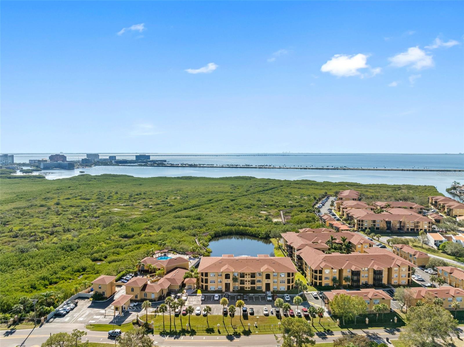 4345 Bayside Village Dr #302, Tampa