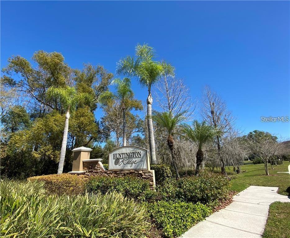 2052 Park Crescent Dr, Land O Lakes
