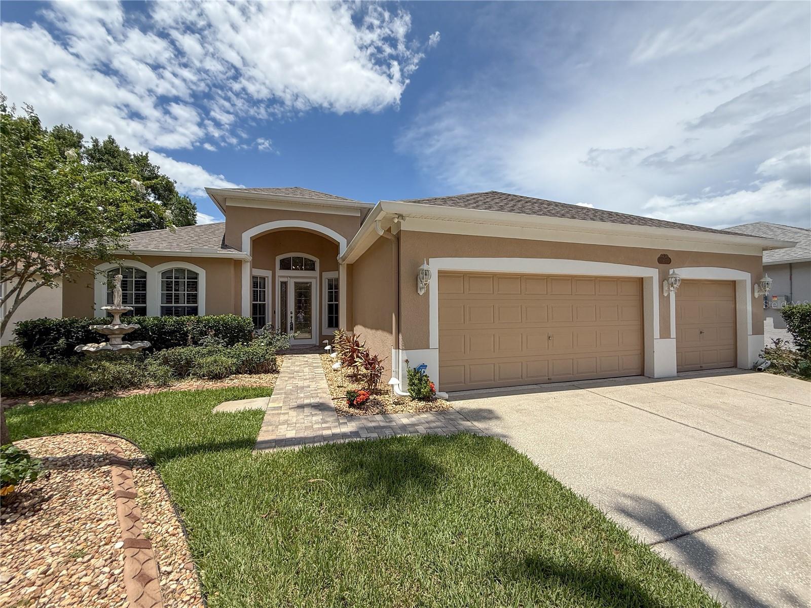 11610 Grove Arcade Dr, Riverview