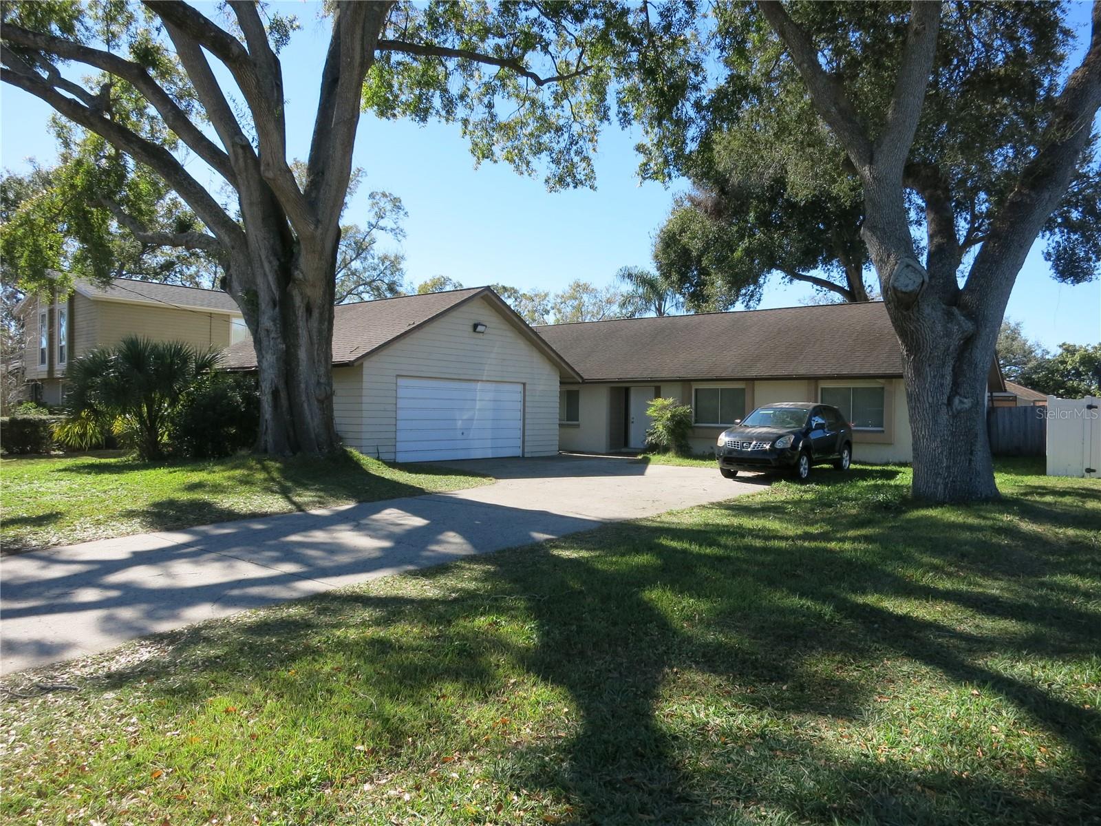 8304 N Gomez Ave N, Tampa