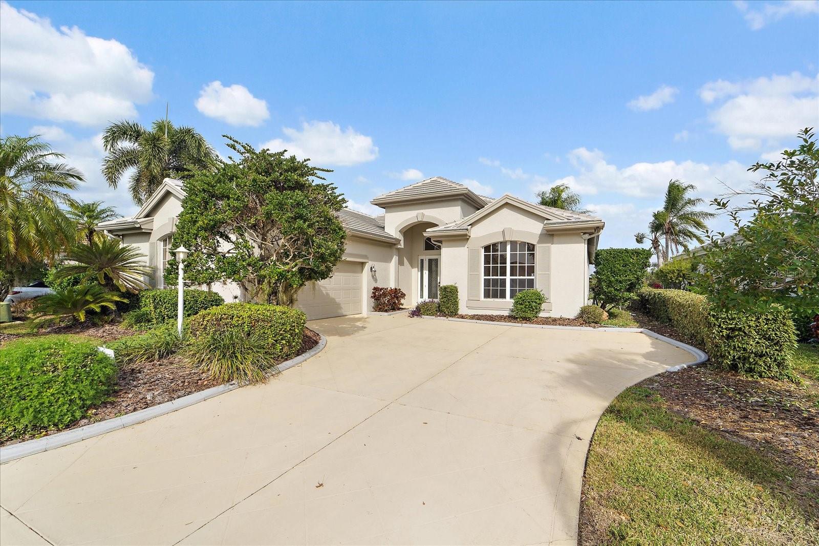 6585 Waters Edge Way, Lakewood Ranch