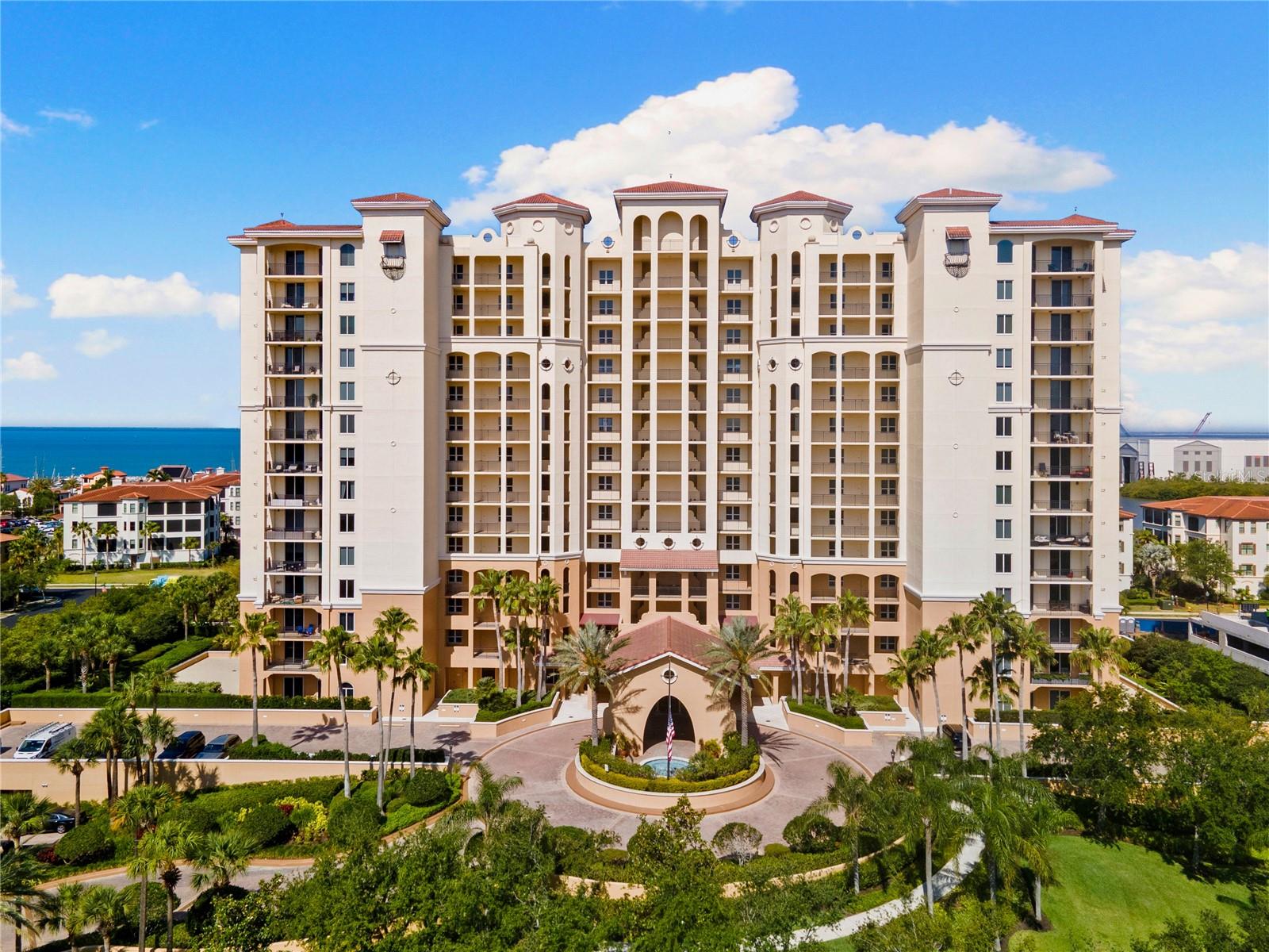 5823 Bowen Daniel Dr #906, Tampa