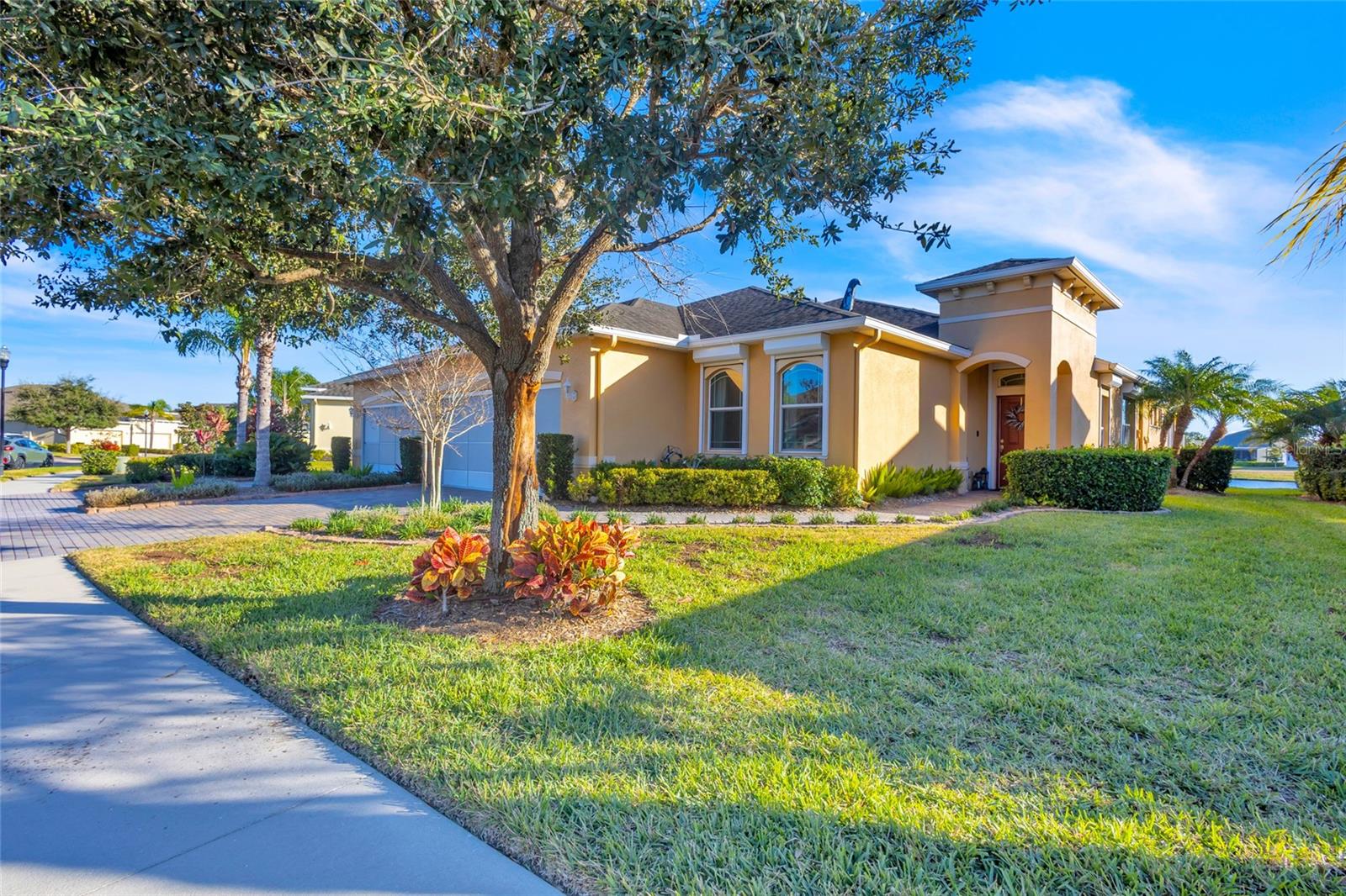 633 Chipper Dr, Sun City Center
