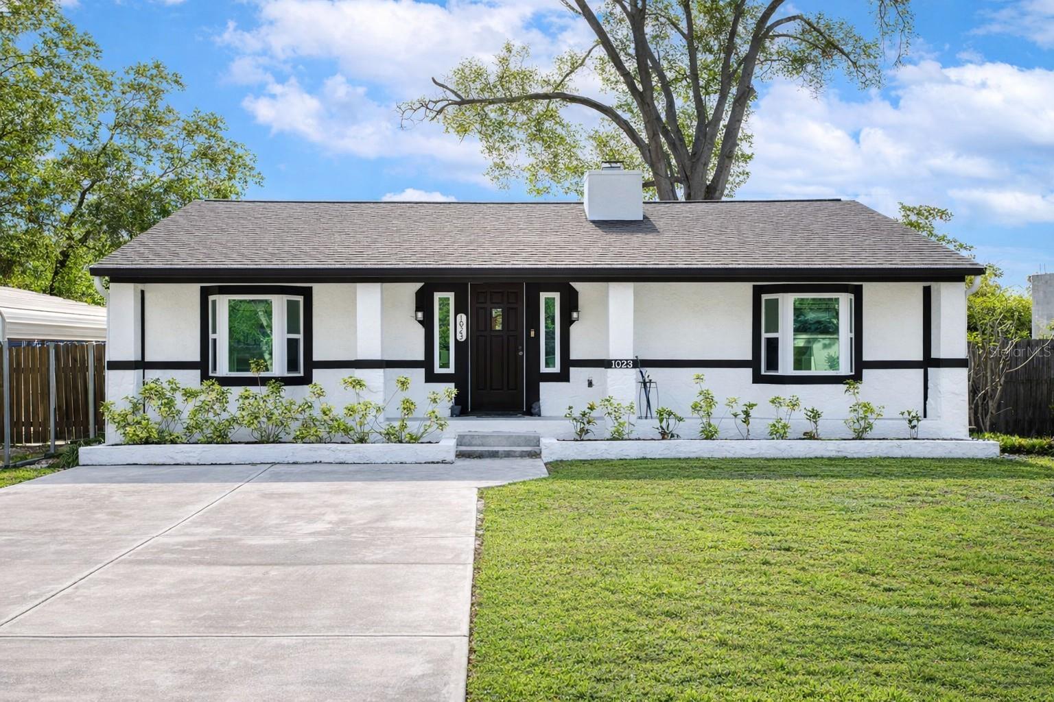 1023 N Bask Dr, Tampa