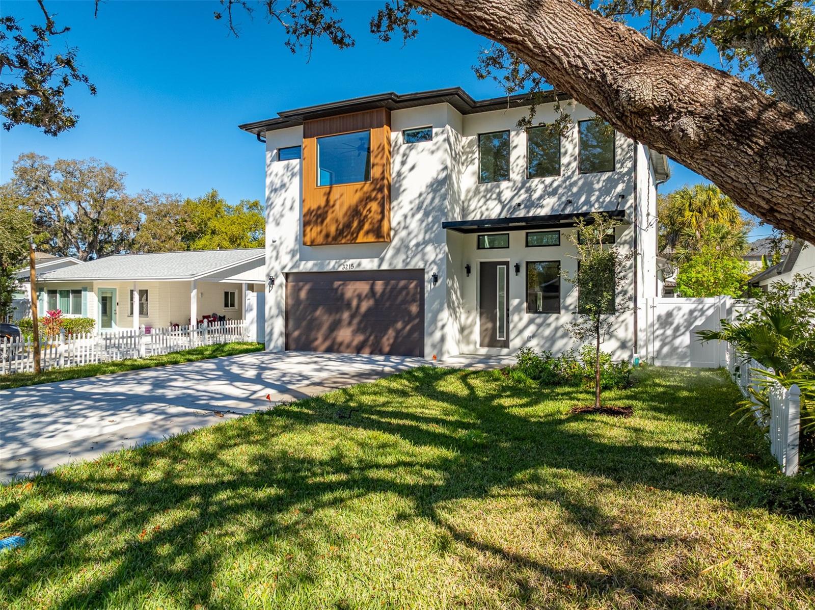 3215 W Price Ave, Tampa