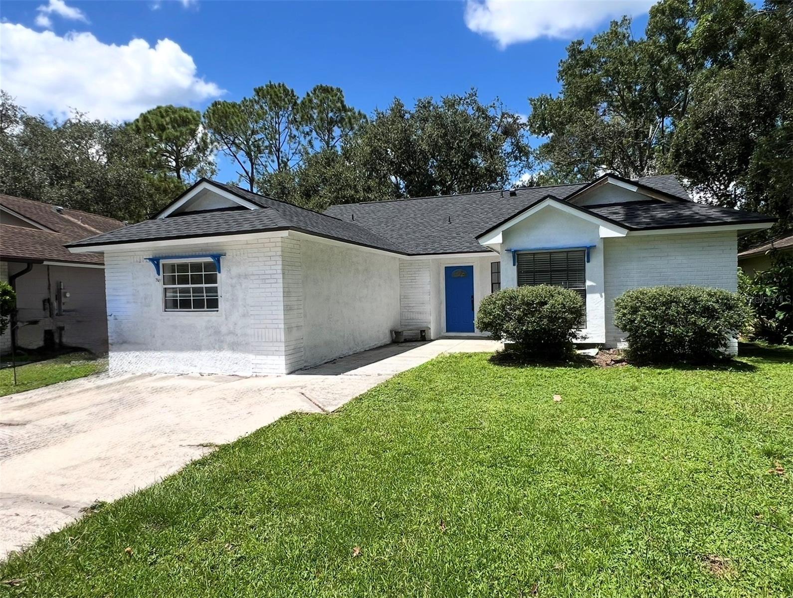 12824 Dunhill Dr, Tampa
