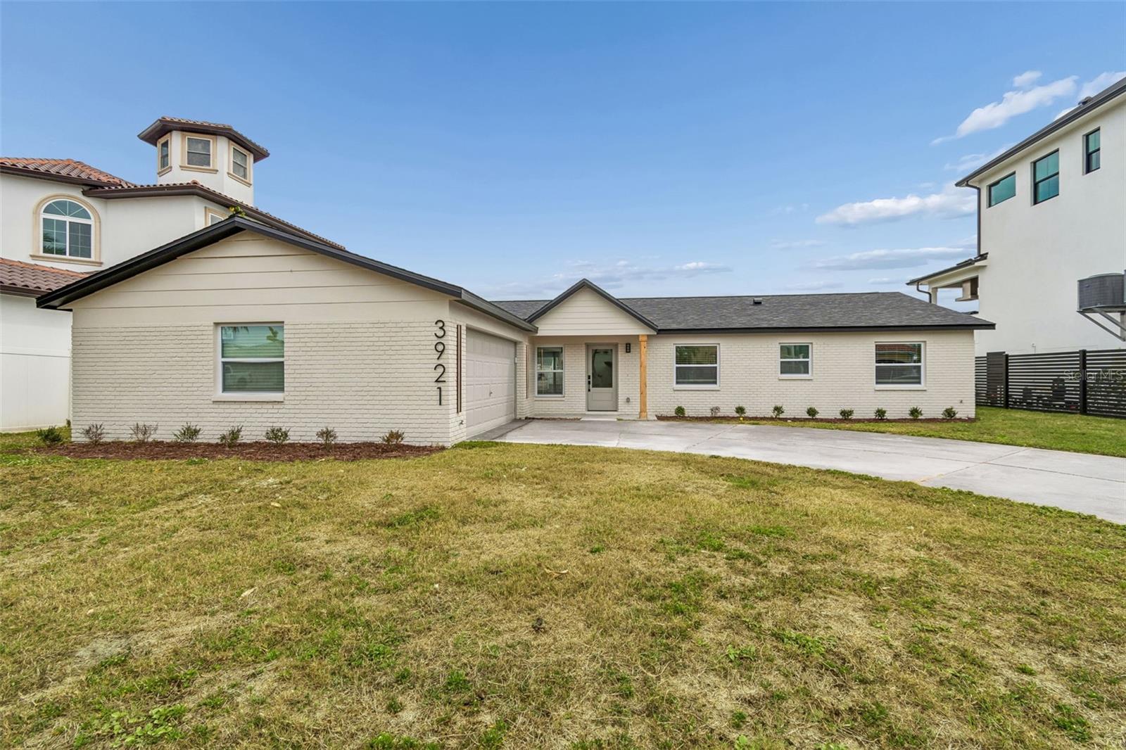 3921 Versailles Dr, Tampa