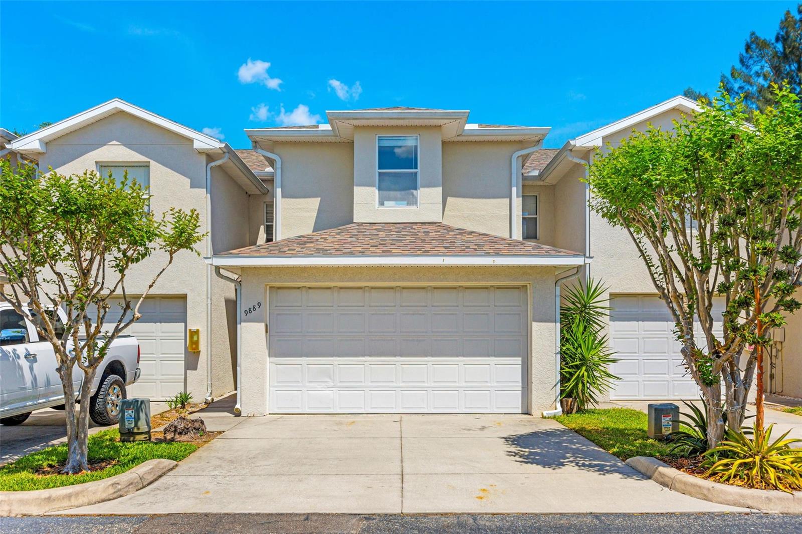 9889 66th St N, Pinellas Park