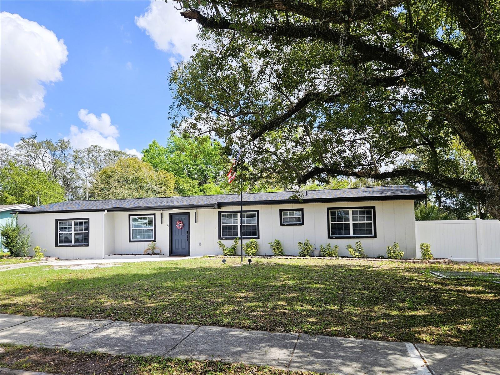 8711 N Wick Pl, Tampa