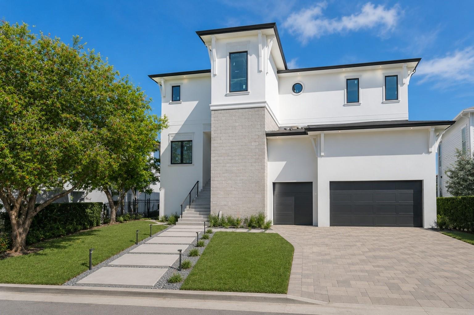 654 Geneva Pl, Tampa