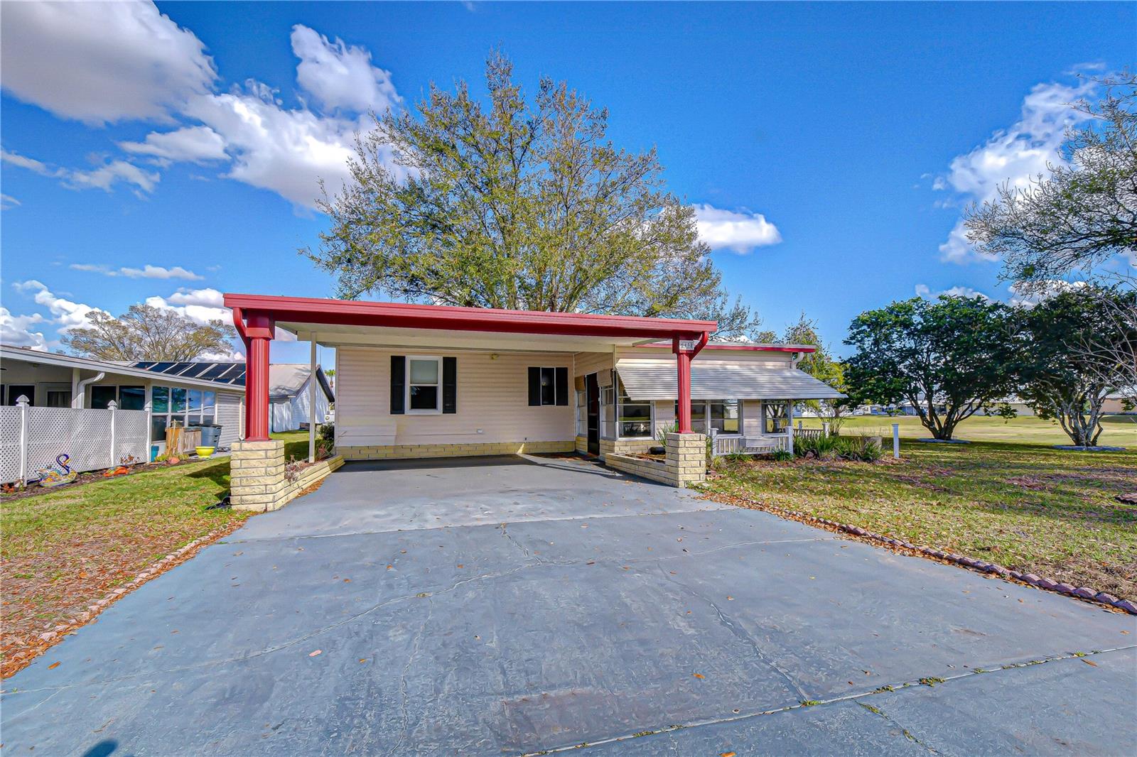 5438 Antigua Dr, Zephyrhills