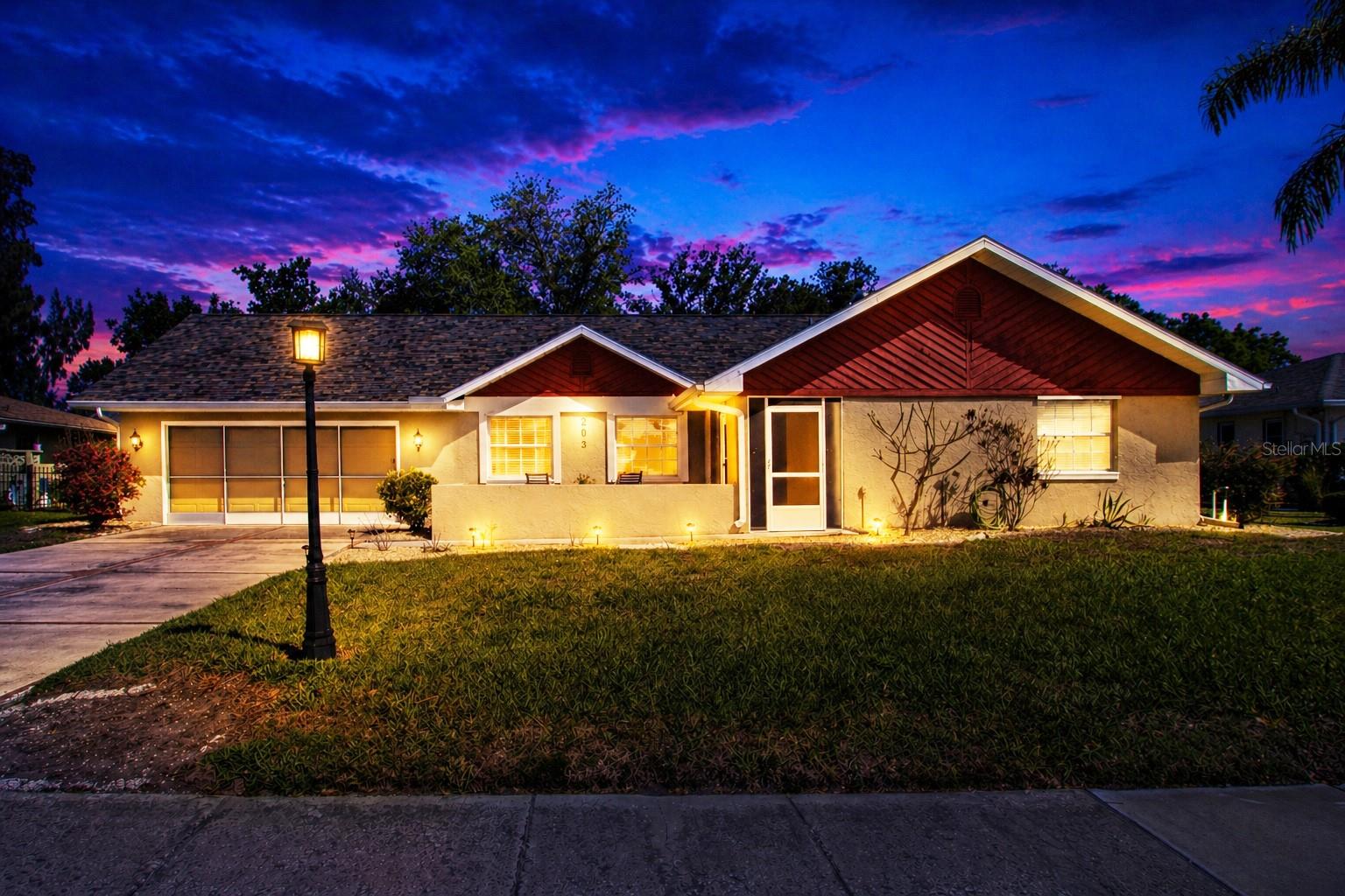 203 Amesbury Cir, Sun City Center
