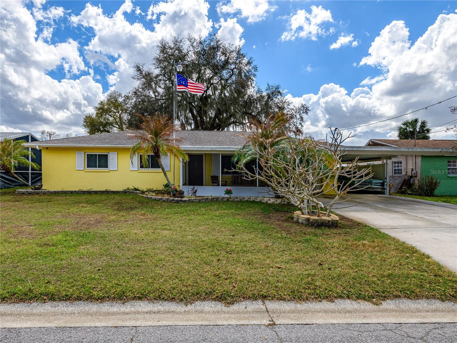 907 Hillside Ter, Brandon