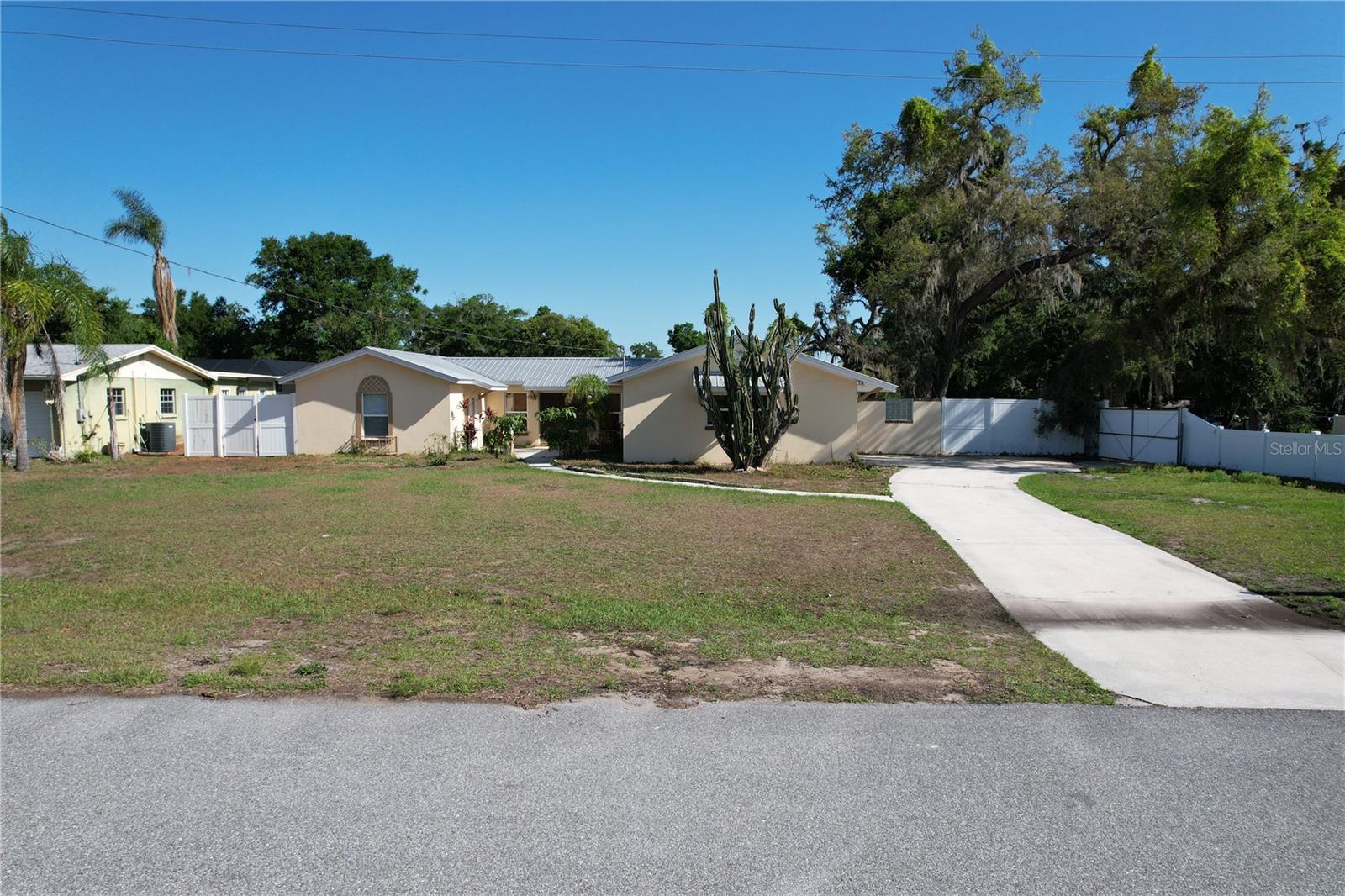 914 Homewood Dr, Brandon