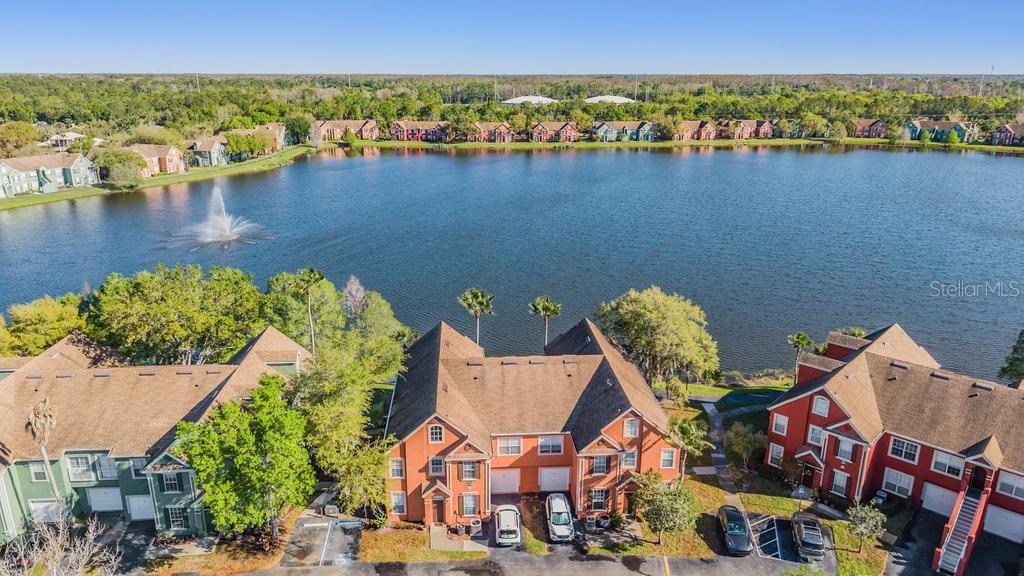 9552 Lake Chase Island Way #9552, Tampa