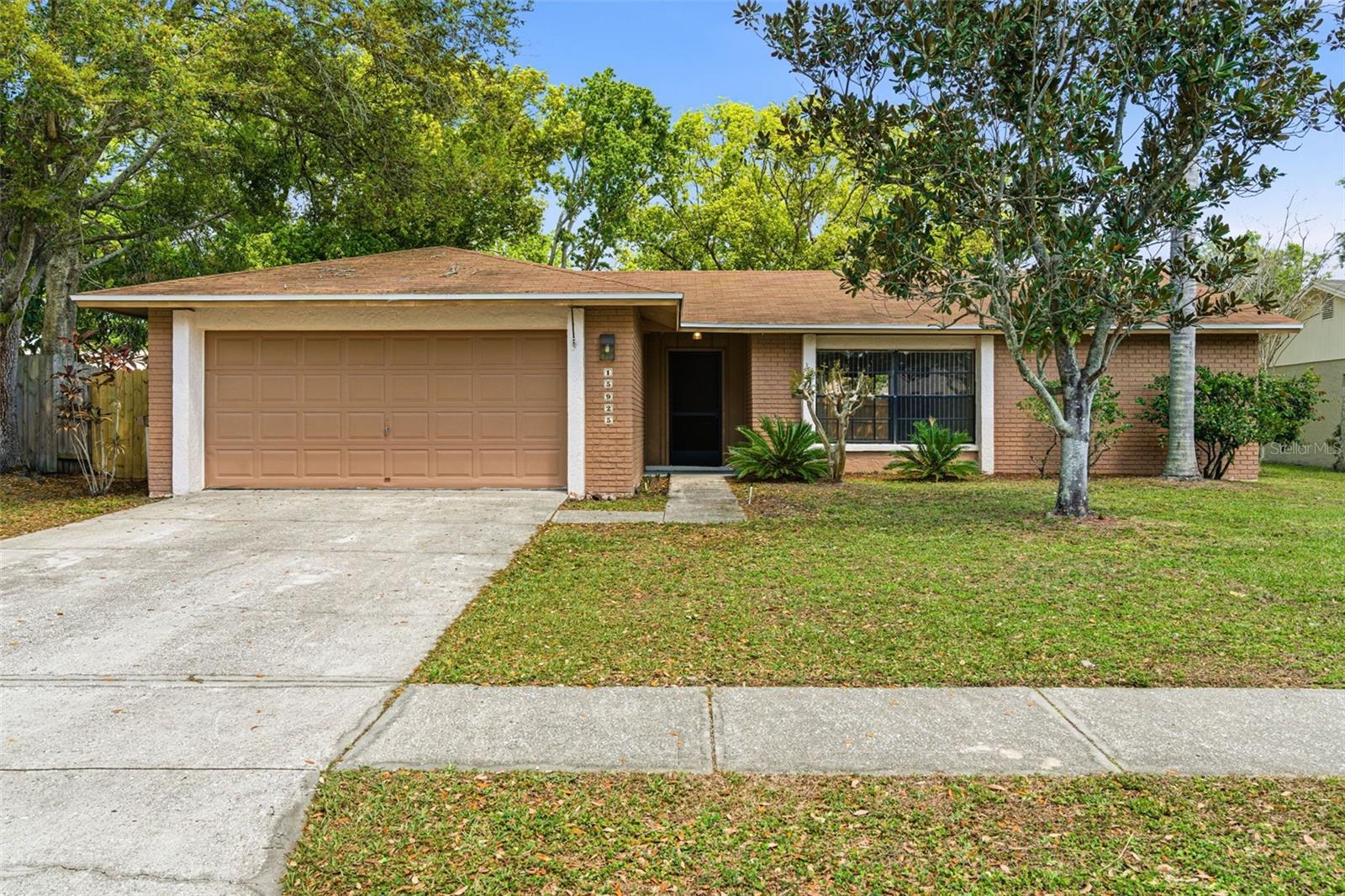 15925 Crying Wind Dr, Tampa