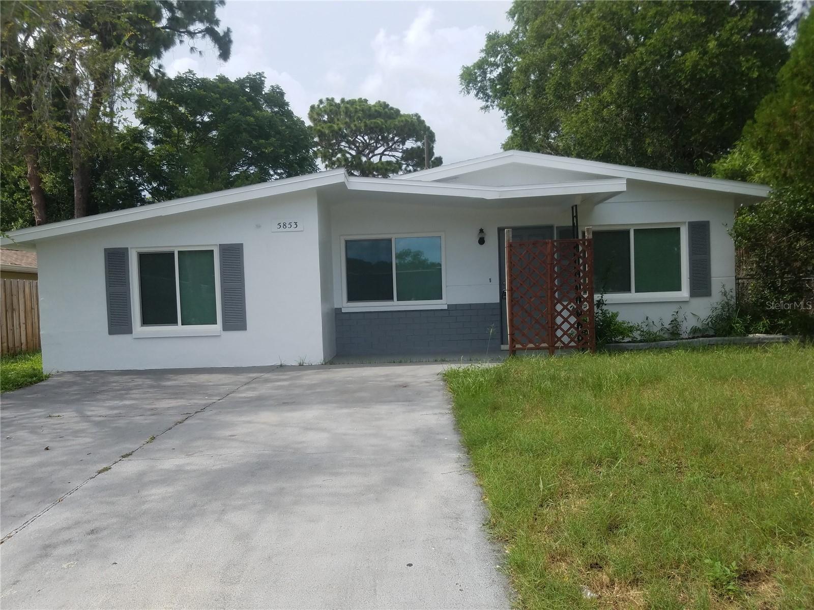 5853 Pine St, New Port Richey