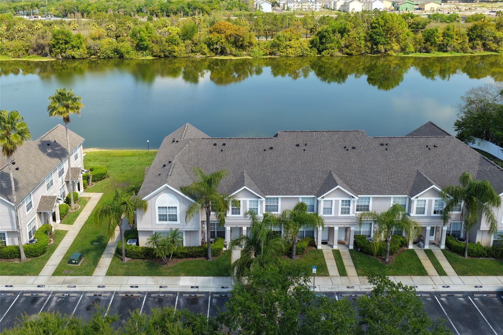 425 Kensington Lake Cir, Brandon