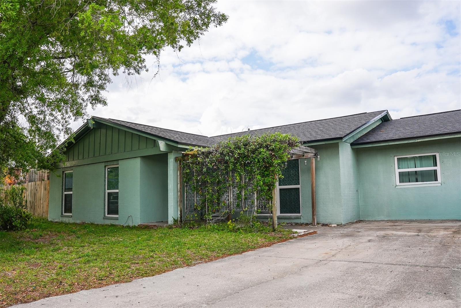 12422 Cardiff Dr, Tampa