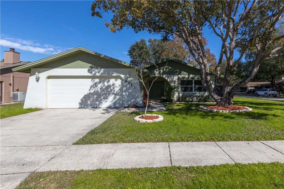 4711 Ridge Point Dr, Tampa