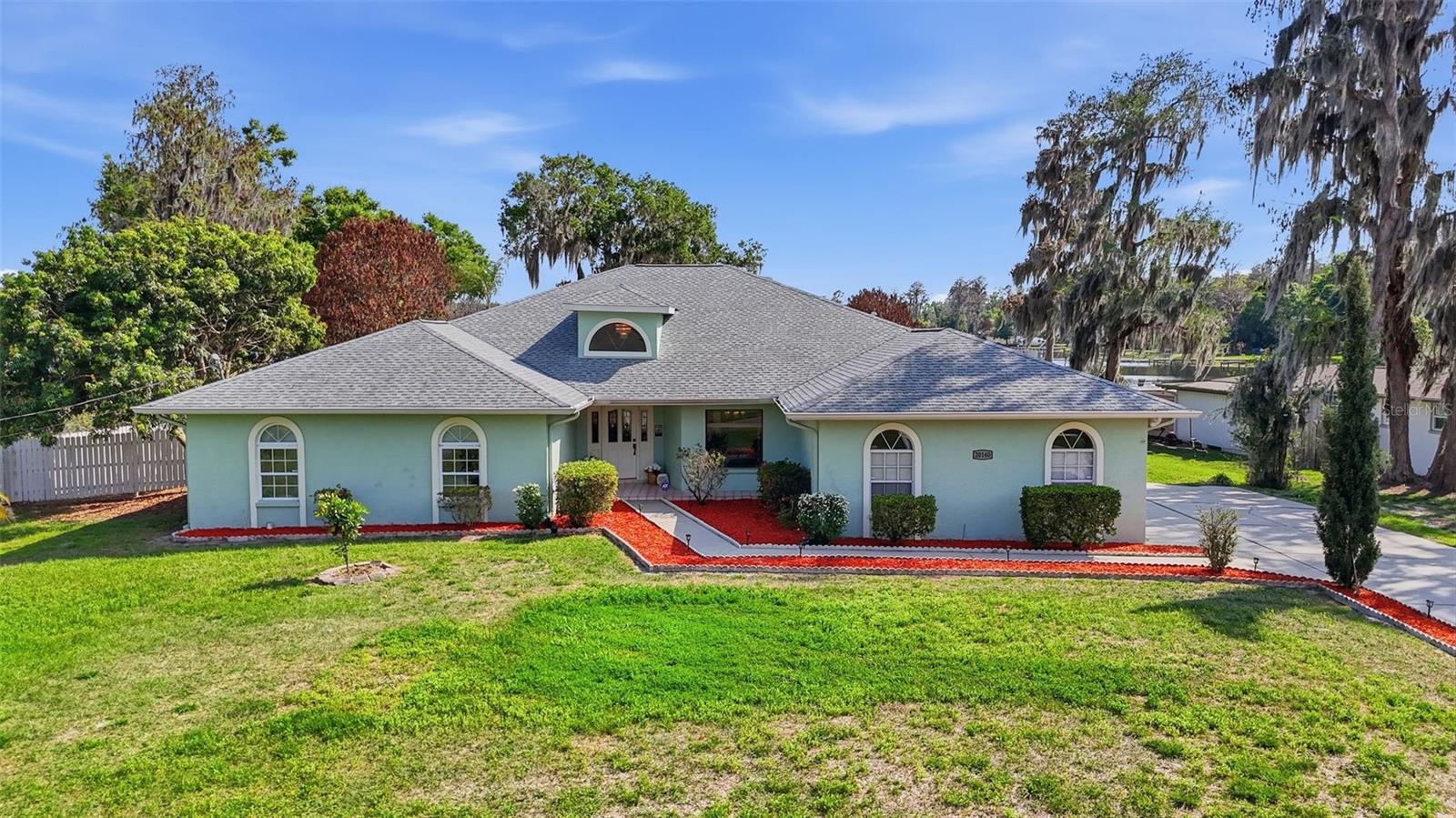 20140 W County Line Rd, Lutz