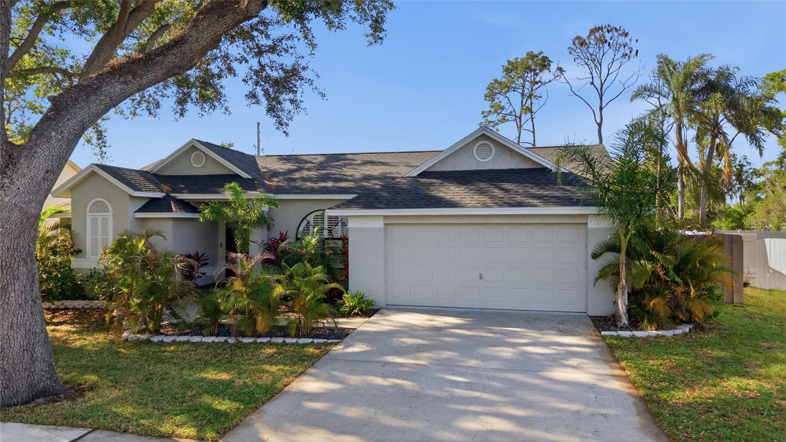 2212 Lake Bay Way, Brandon