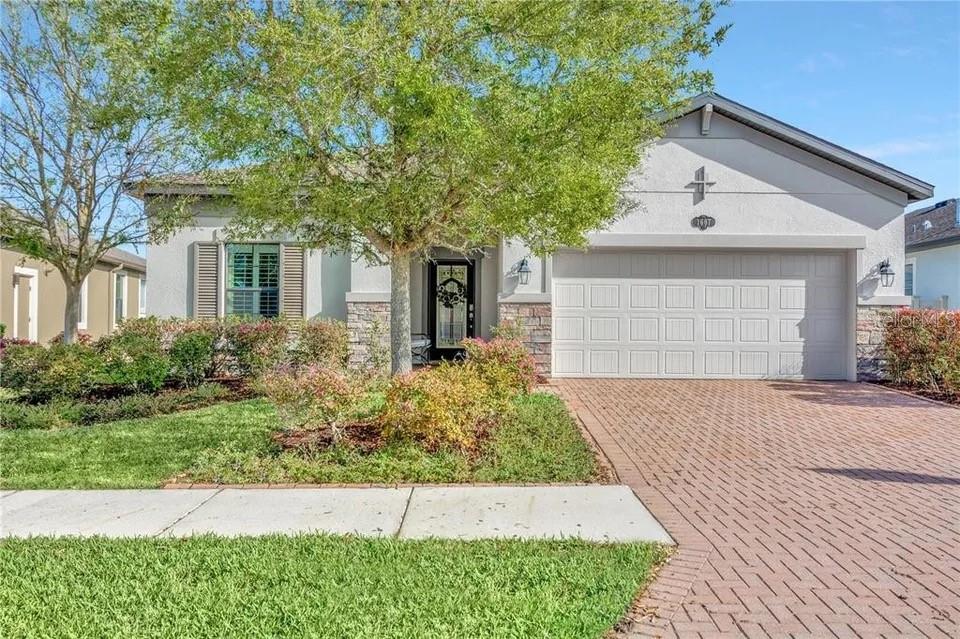 1607 Feather Grass Loop, Lutz